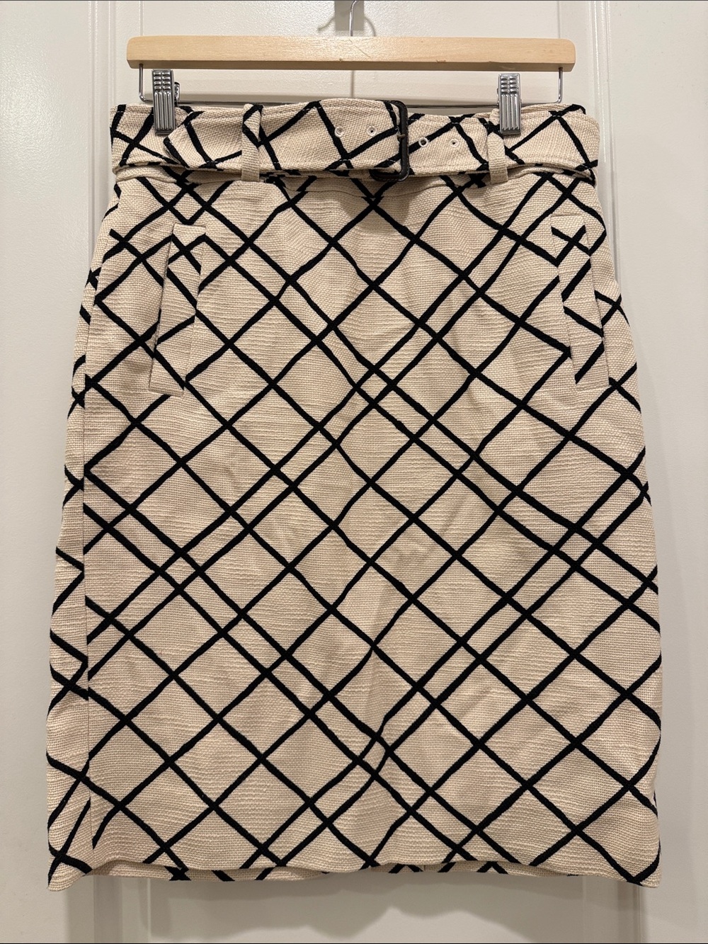 Banana Republic Cream and Black Geometric Belted Pencil Skirt